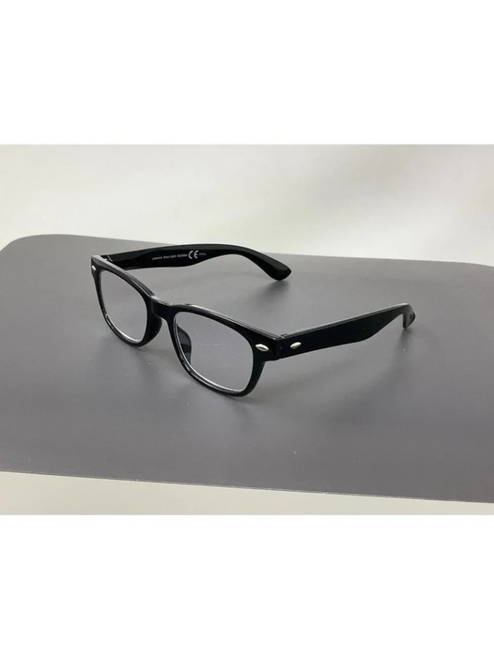 Peepers frame very